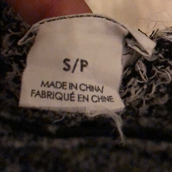 HP ππClub Monaco Italian yarn sweater! Gorgeous! - Picture 5 of 5